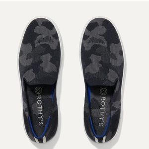 Camoflague Rothys worn one time! The trendiest and most comfortable fall staple.